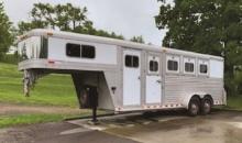 2004 Elite Horse Trailer Like NEW Excellent Condition - 4H Slant Load, 4' S