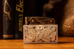 Small Pigeon Rose Lighter