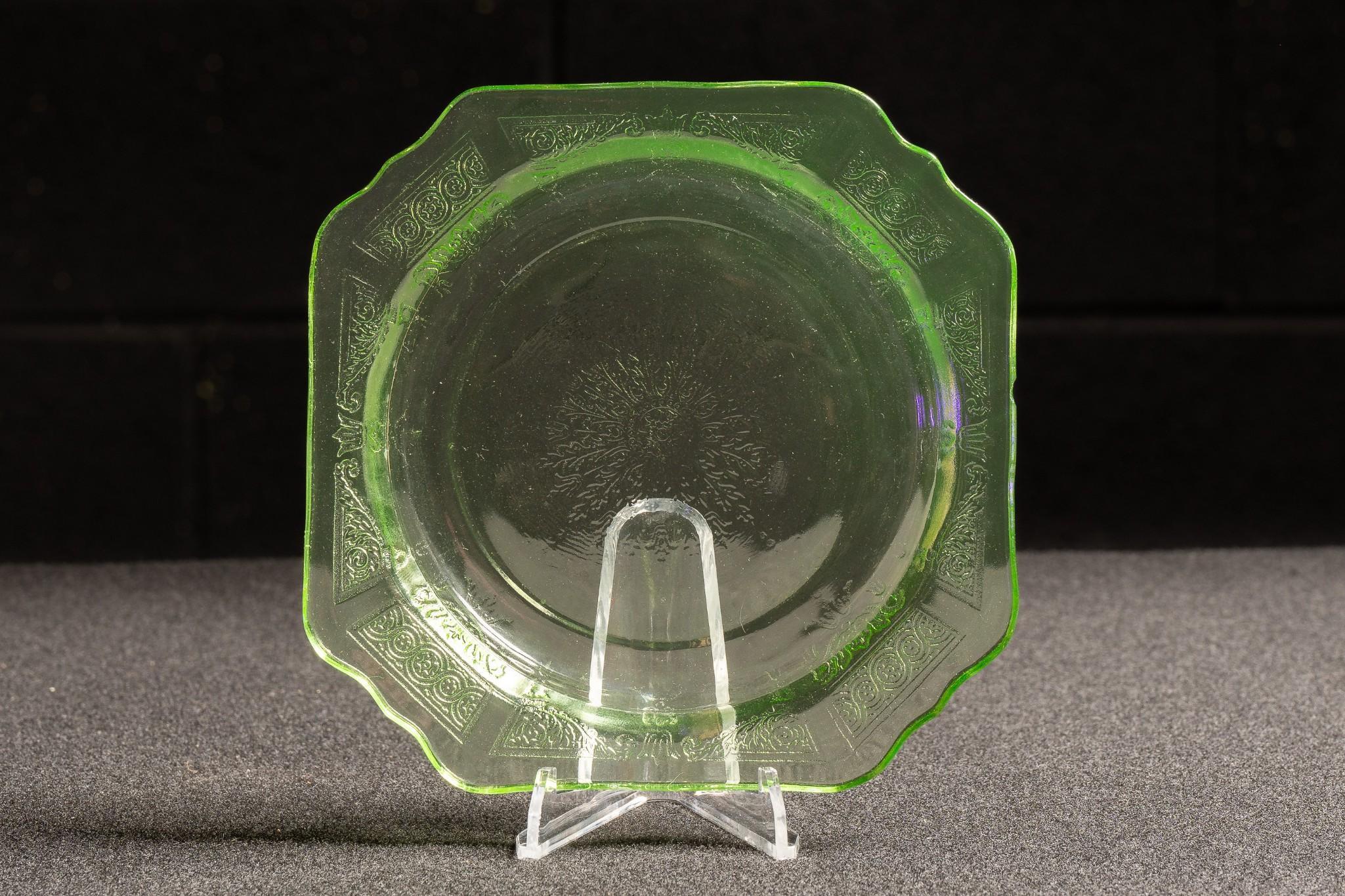 Uranium Glass Square Sandwich Plate