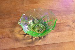 Antique Uranium Glass Round Dish by Hazel Atlas 1