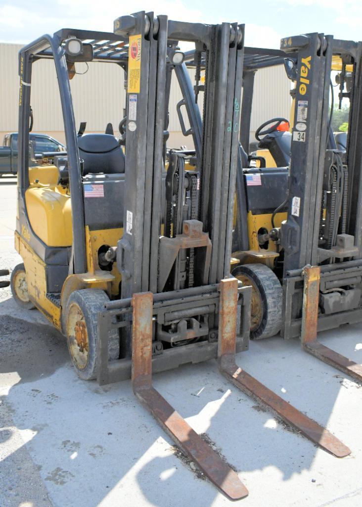 Yale Model GLC050VXNVSE083, 4800-Lbs. x 171.3" Lift Capacity LP Gas Fork Lift Truck