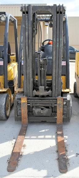 Yale Model GLC050VXNVSE083, 4800-Lbs. x 171.3" Lift Capacity LP Gas Fork Lift Truck