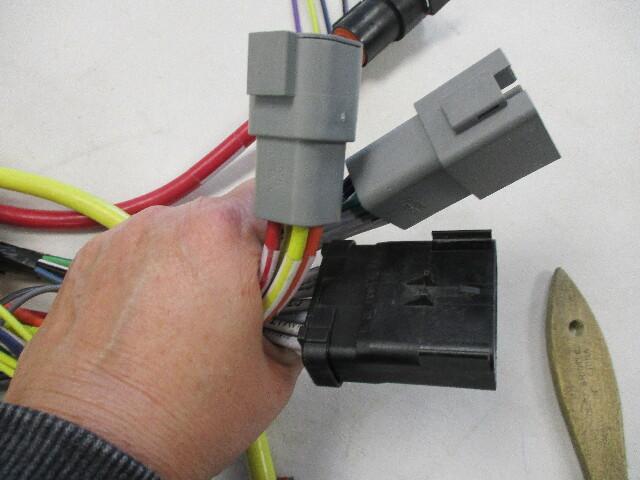 Stingray 273CC deck harness, part # 240-05645-H marine boat