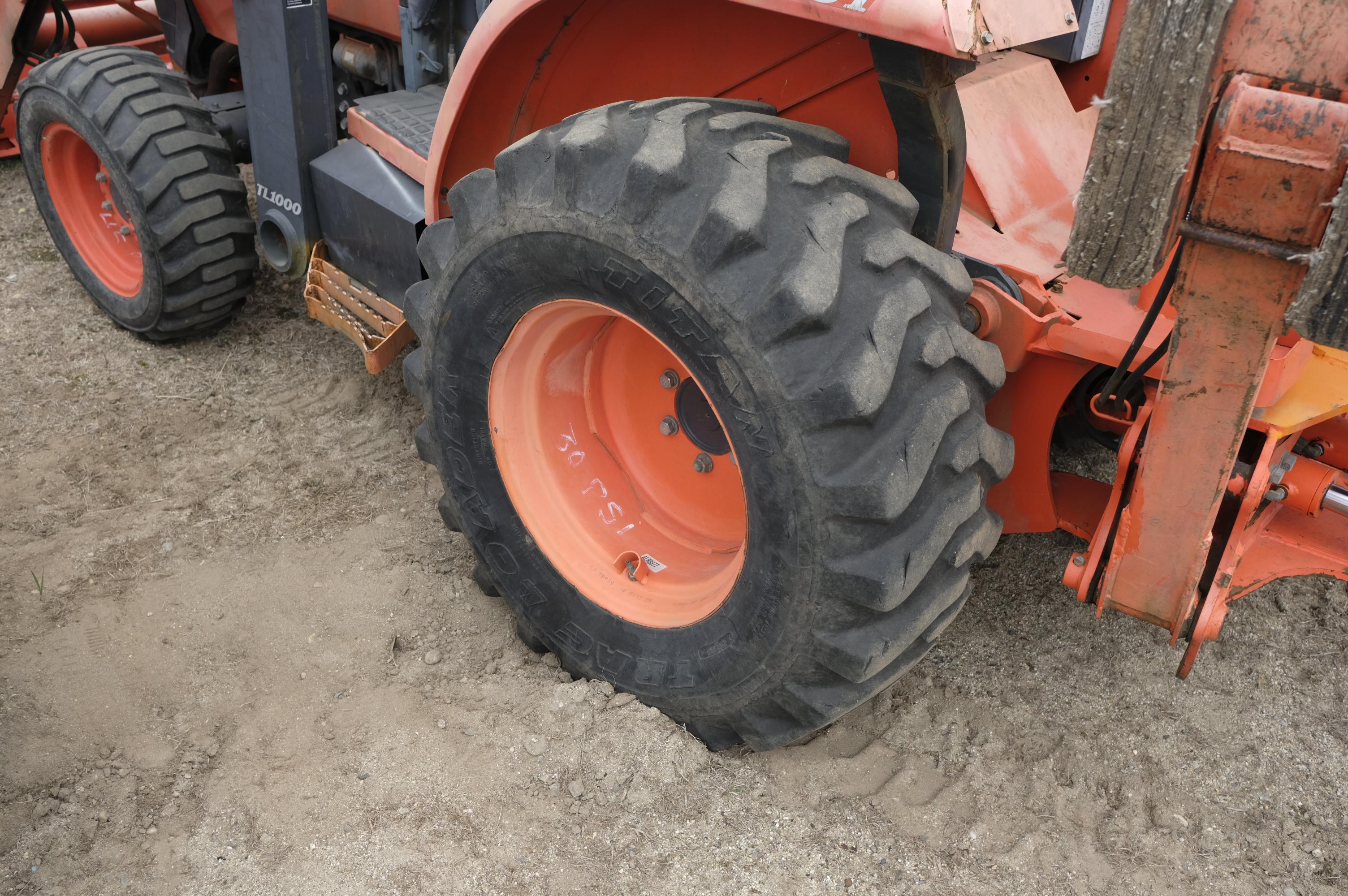 Kubota L39 backhoe