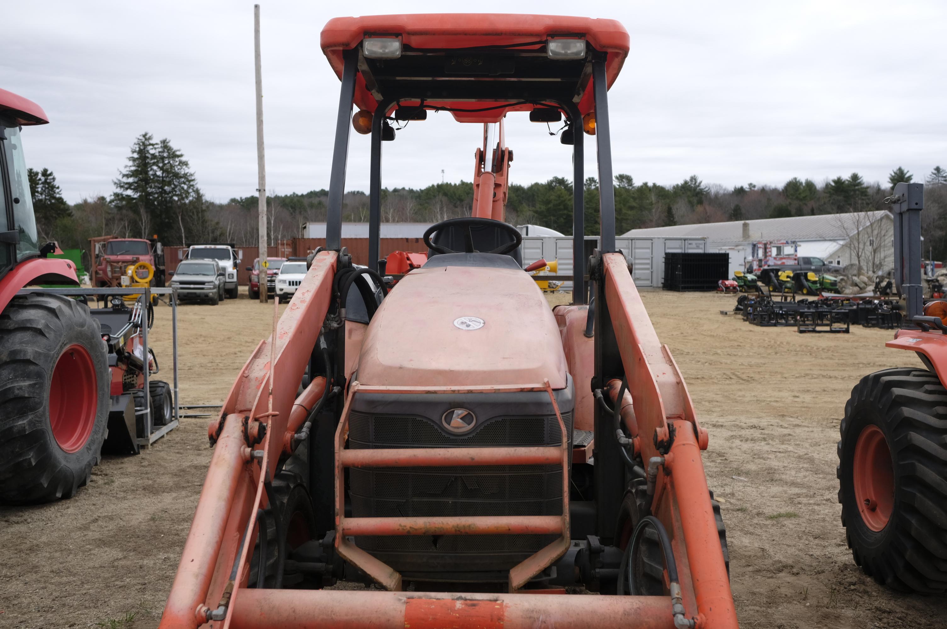 Kubota L39 backhoe