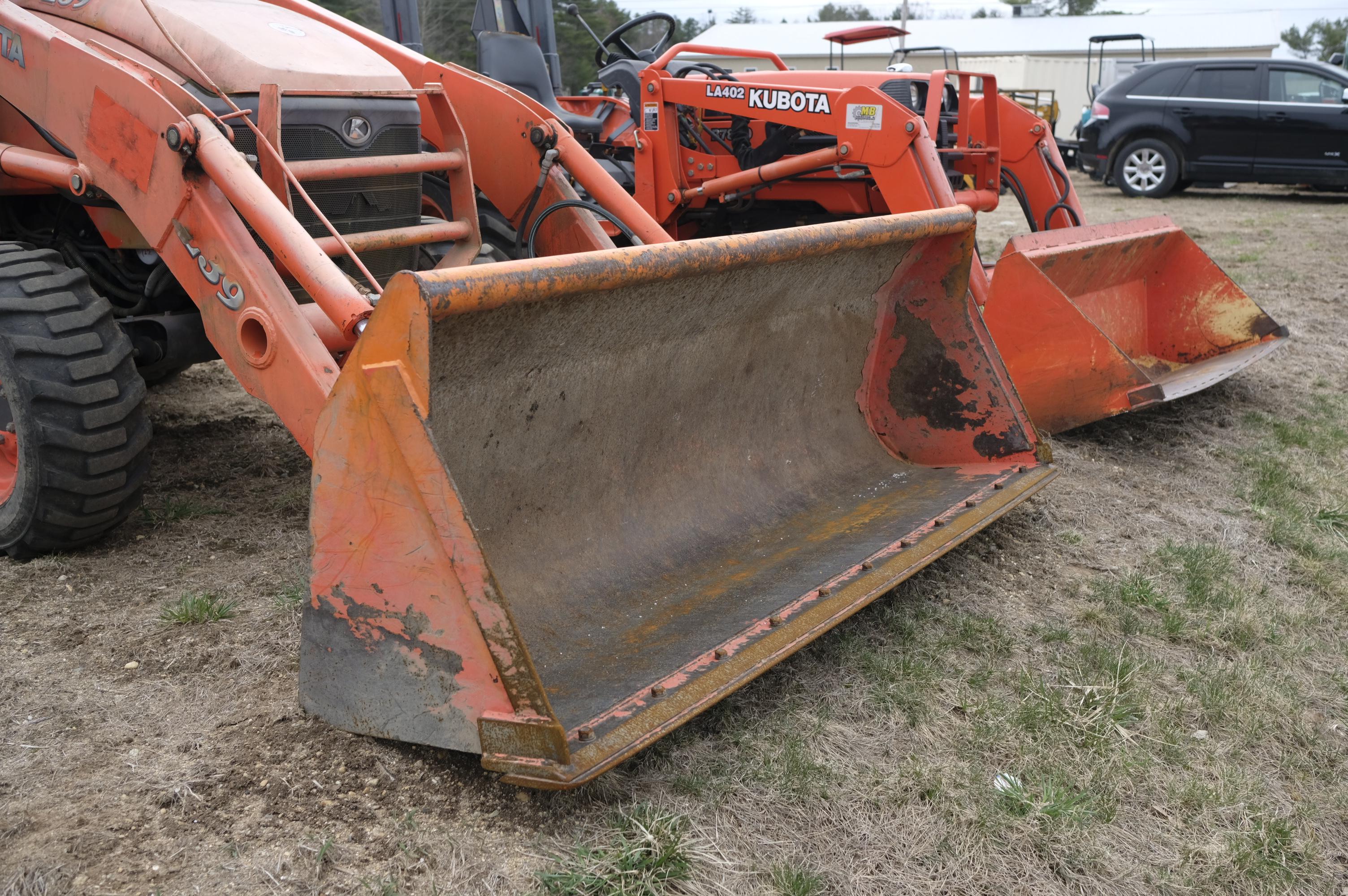 Kubota L39 backhoe