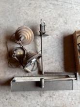 3 Antique Lights