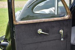 1937 Chrysler Airflow Sedan