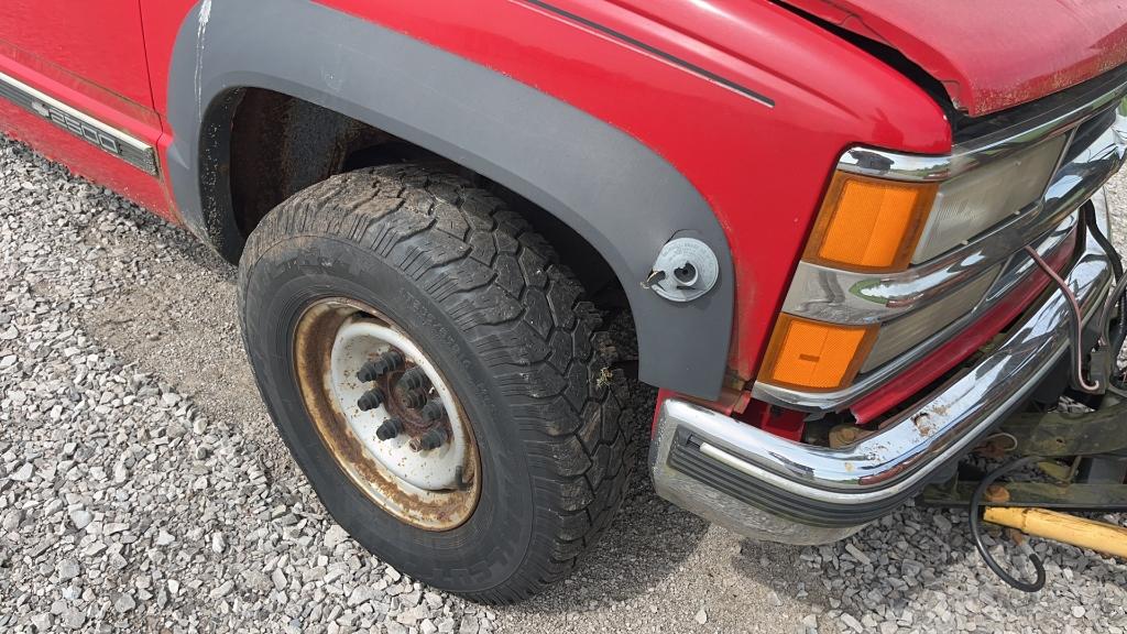 2000 Chevy 2500 4x4 with plow