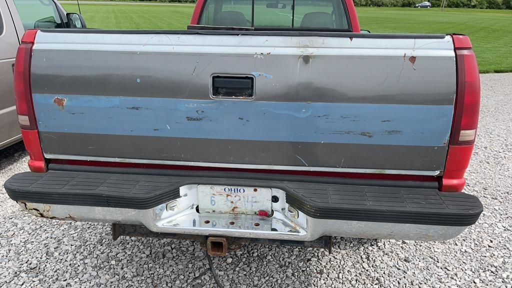 2000 Chevy 2500 4x4 with plow