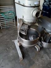 GLOBE SP30 COMMERCIAL FOOD MIXER