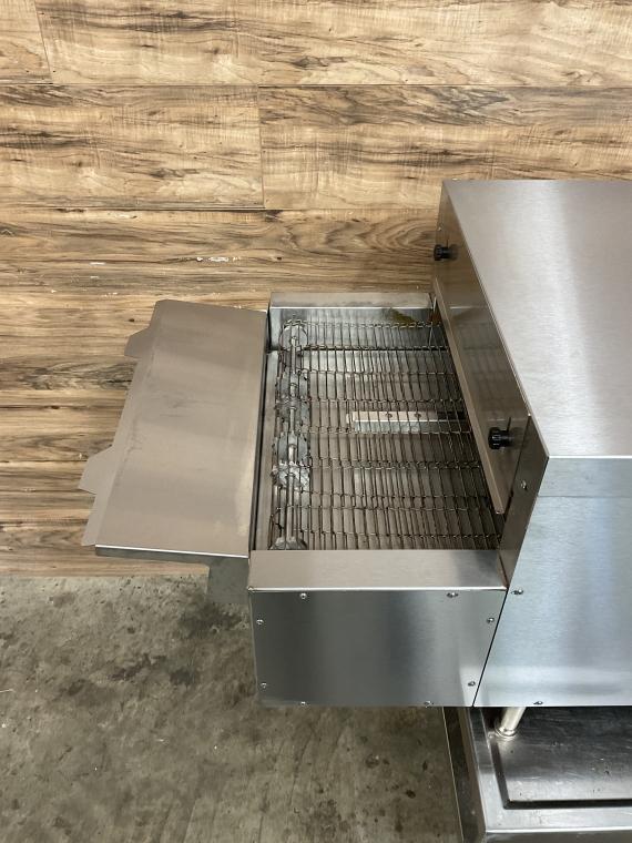 Vollrath Countertop Conveyor Pizza Oven, 240v