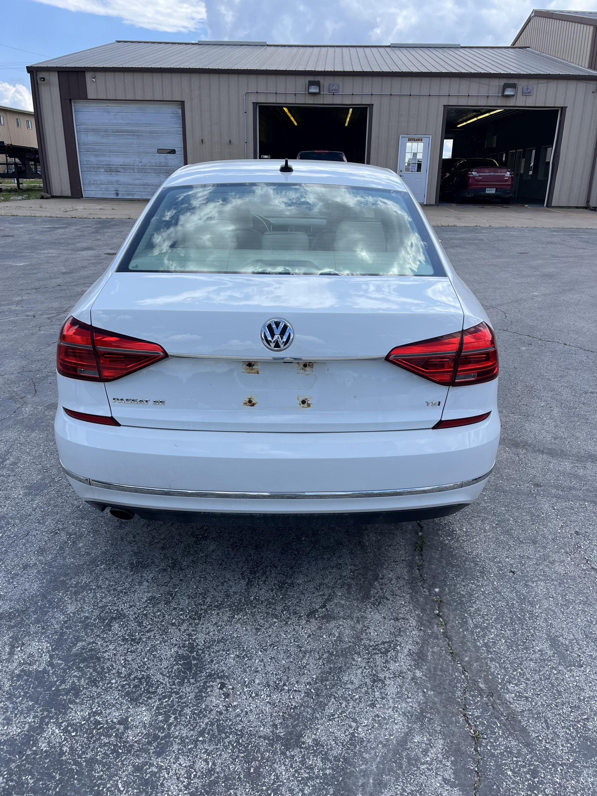 2016 Volkswagen Passat TSI