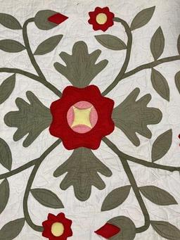 Applique Quilt, Floral Pattern