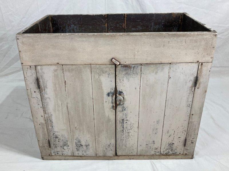 Primitive Painted Dry Sink