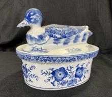 Chinese Blue and White Porcelain Duck Tureen