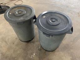 2-BRUTE 32 GALLON TRASH CAN WITH DOLLY