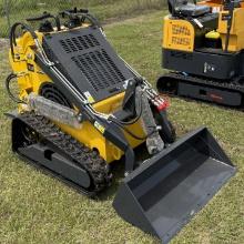 New Land Hero LDH-S460 Mini Skid Steer