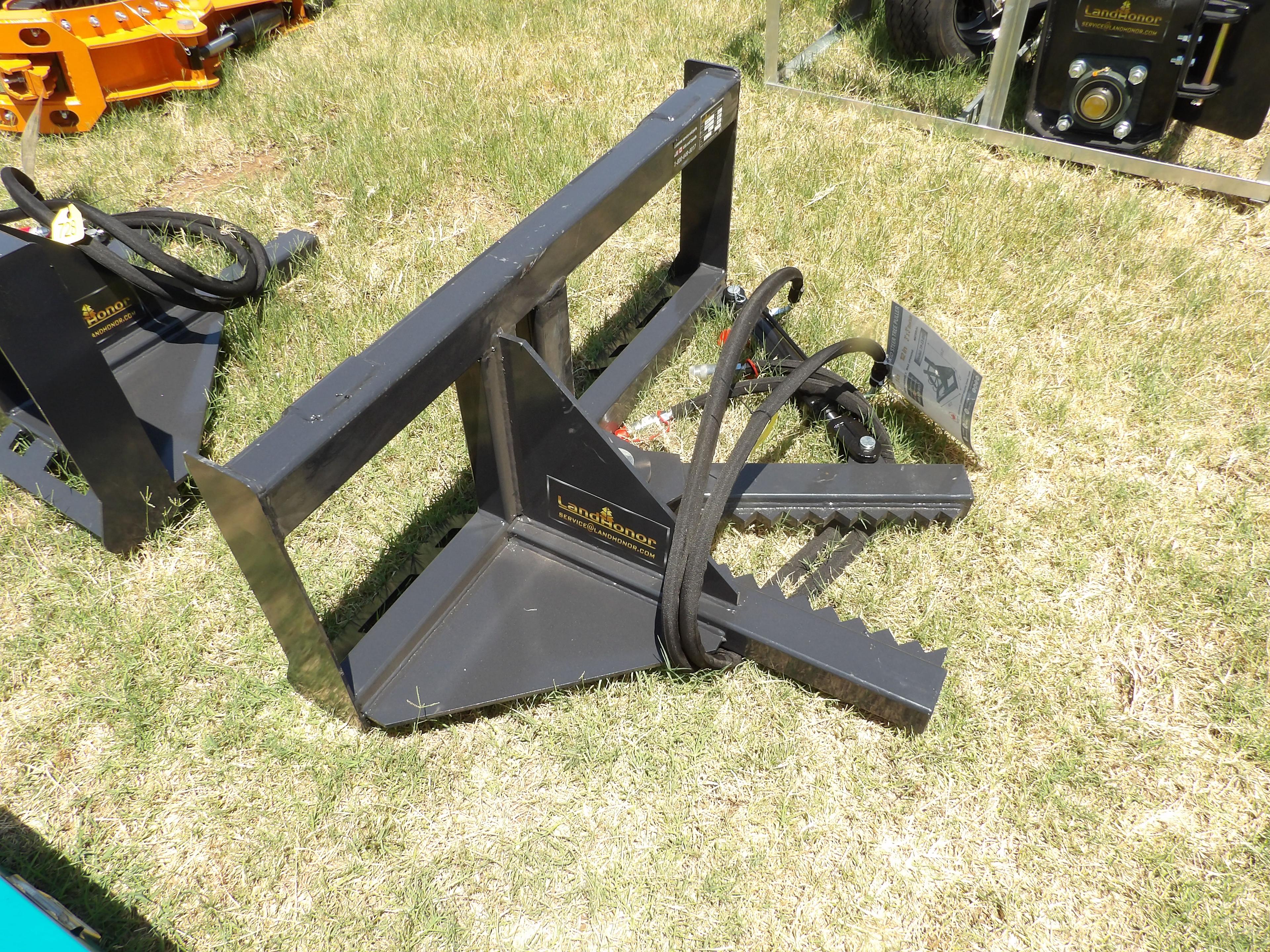 SKID STEER TREE PULLER