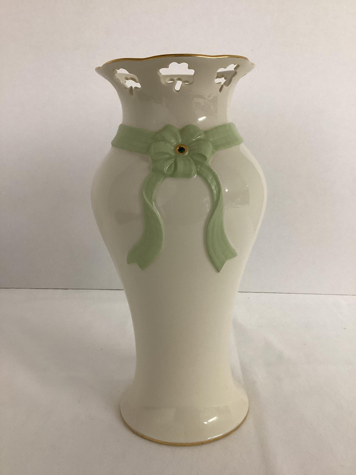 Lenox Shamrock Clover Vase
