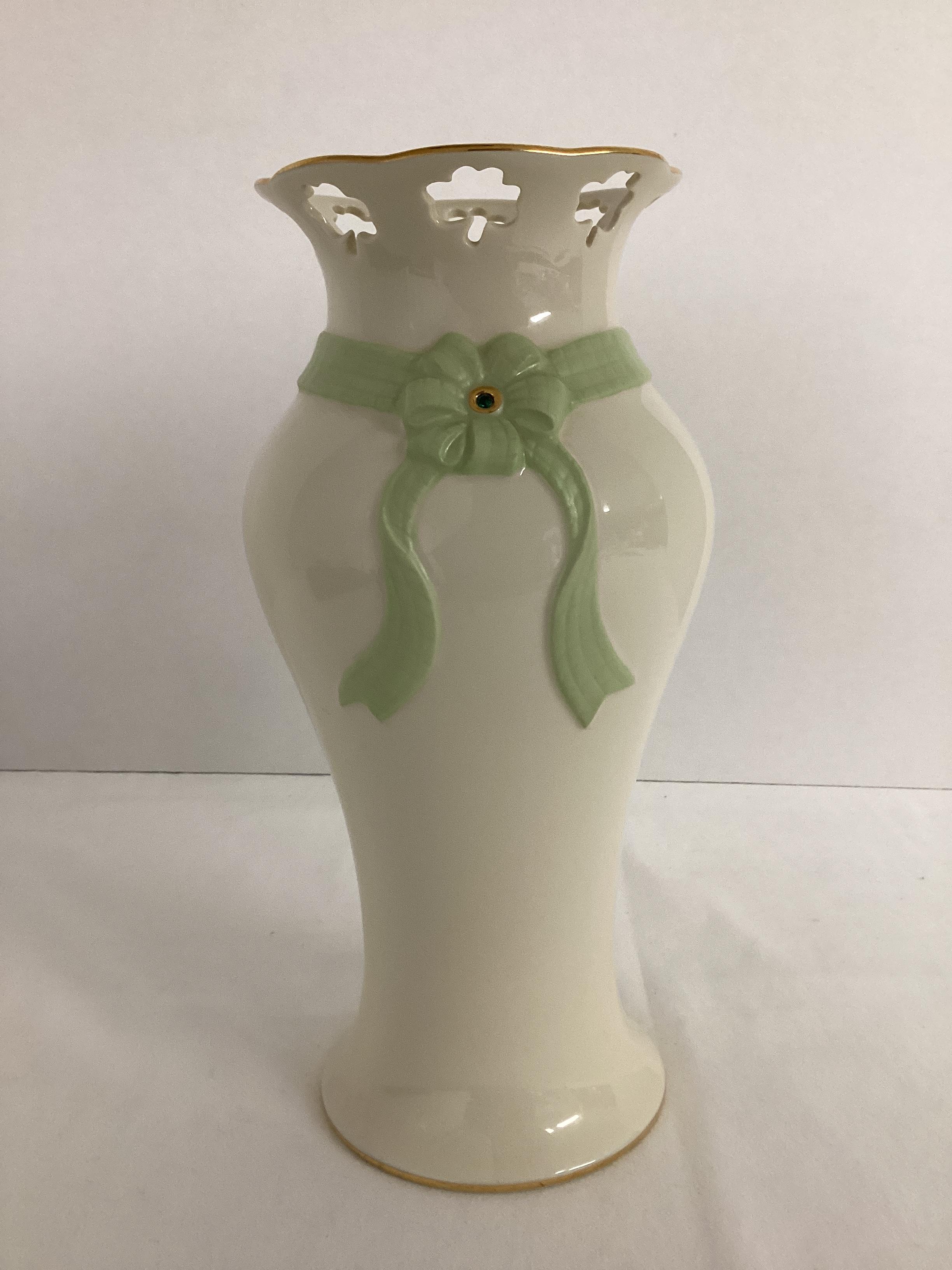 Lenox Shamrock Clover Vase