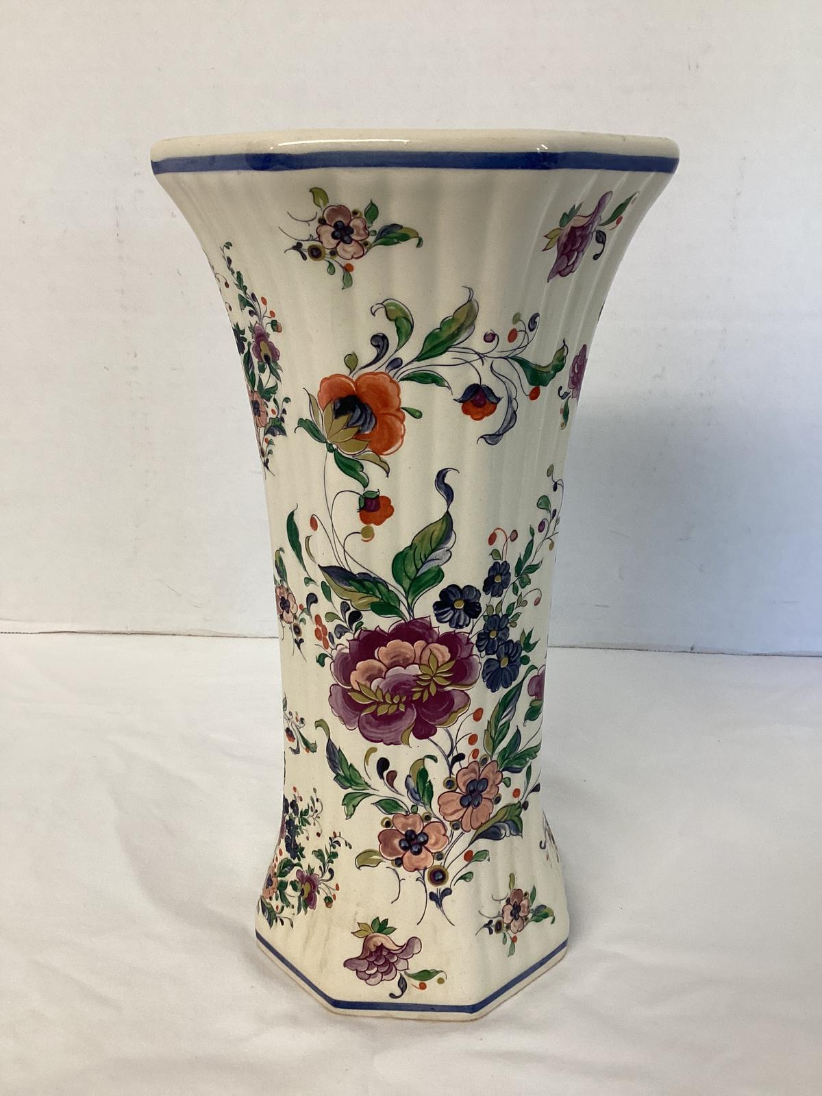 Delft's Holland Floral Pattern Vase