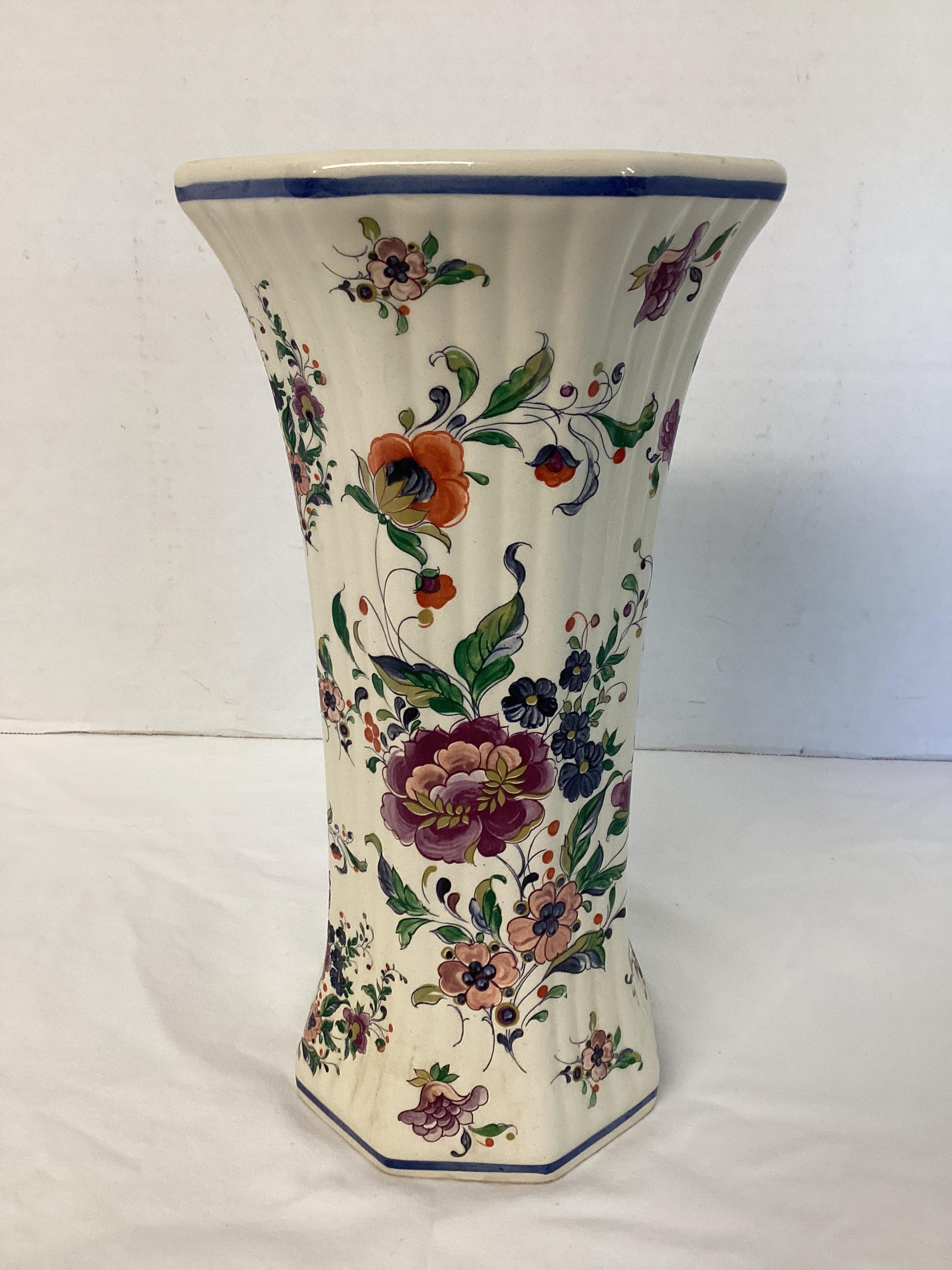 Delft's Holland Floral Pattern Vase