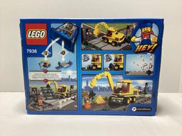 New LEGO City 7936 Level Crossing Building Set