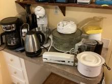 Large Lot of Kitchen Small Appliances