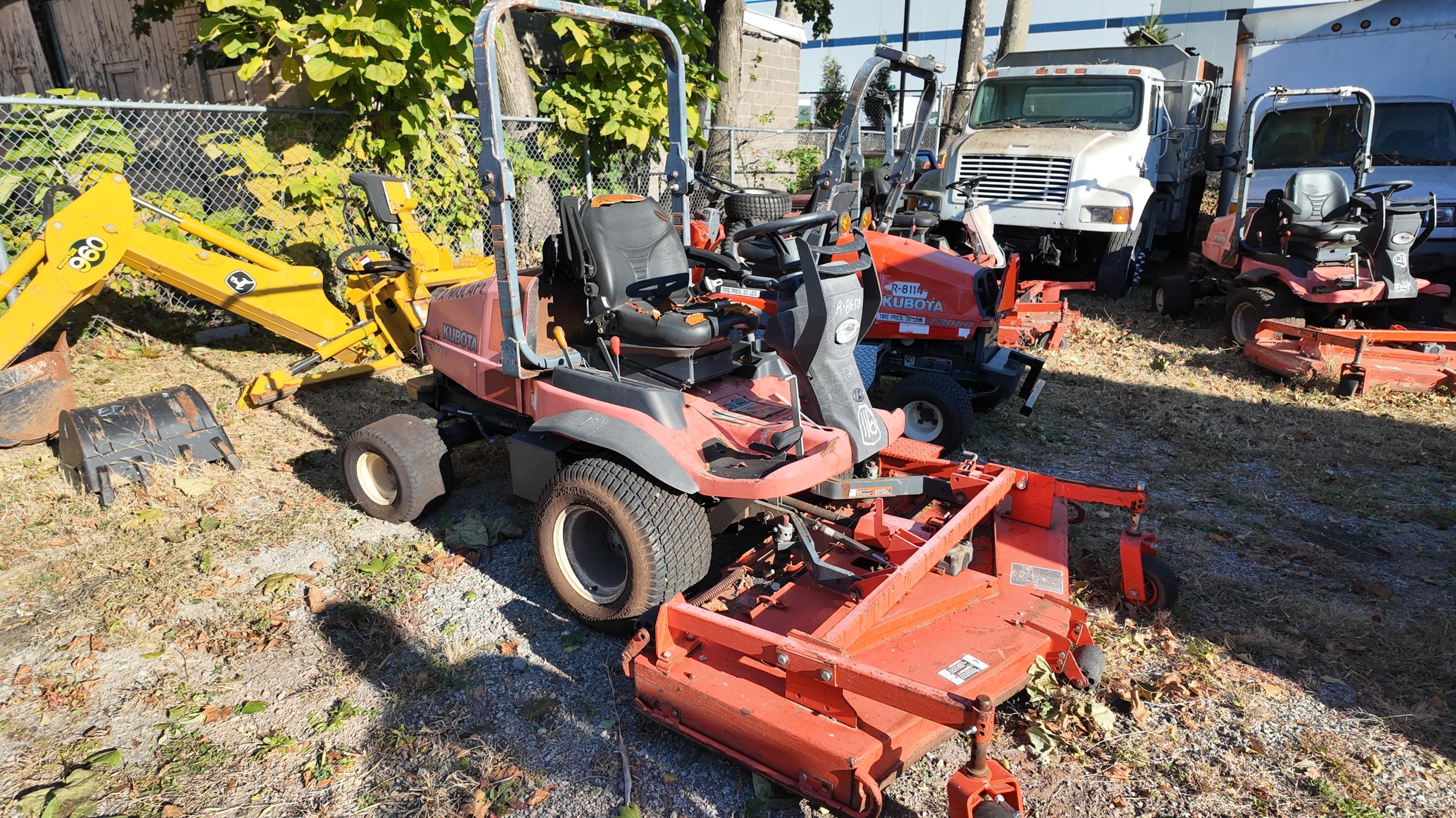 Kubota F2690 Golf Course Mower.