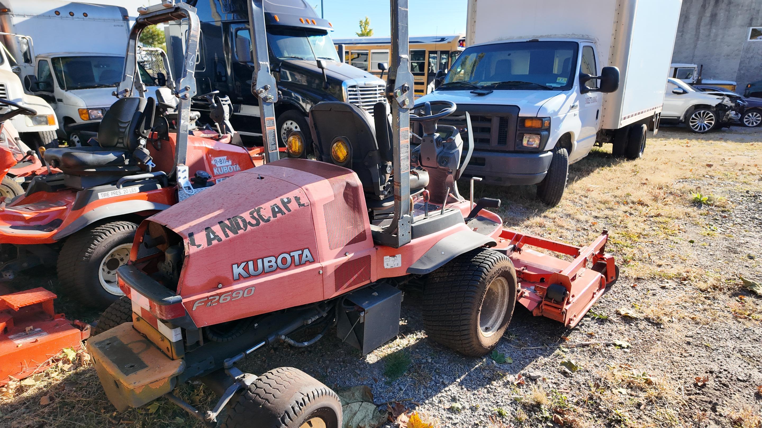 Kubota F2690 Golf Course Mower.