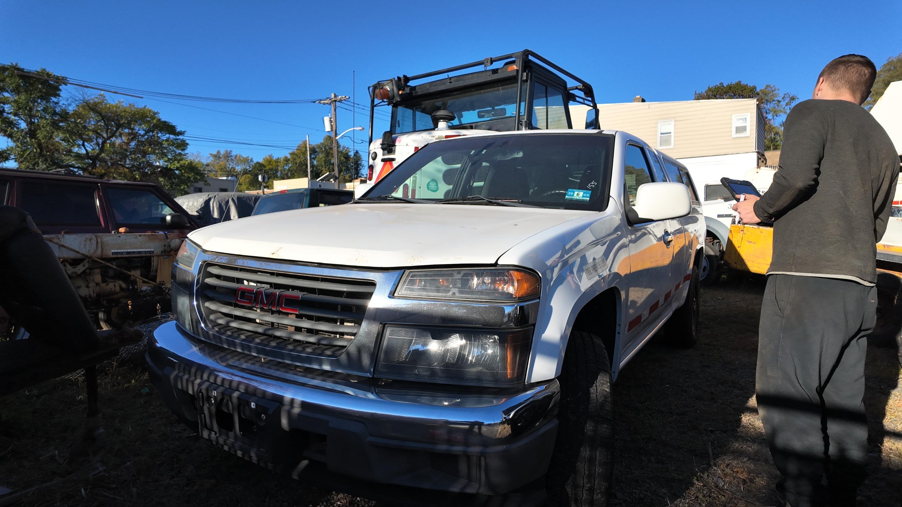 2012 Chevy Colorado 130k miles. 4x4. 5 cylinder.