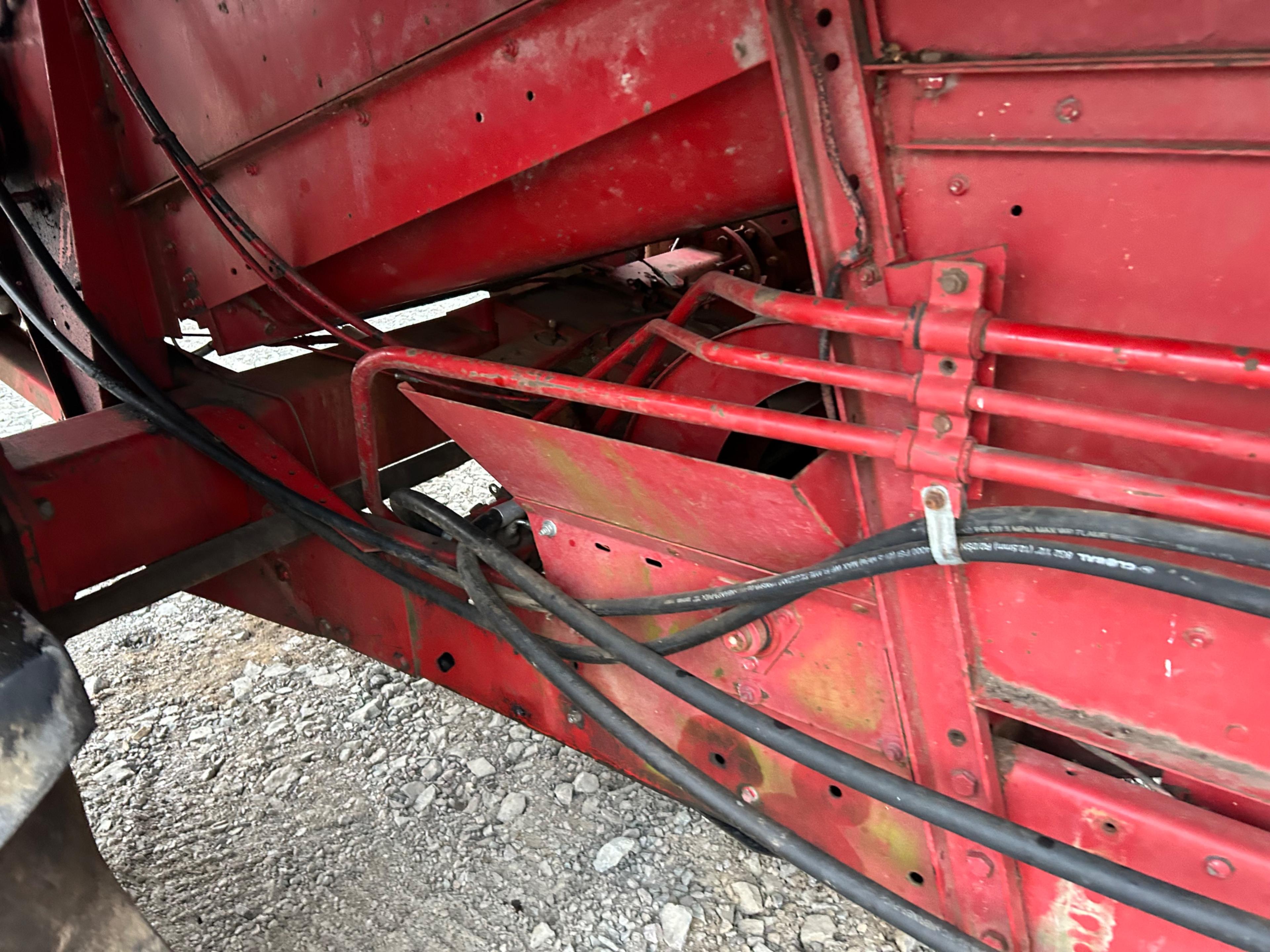 International 1460 Combine