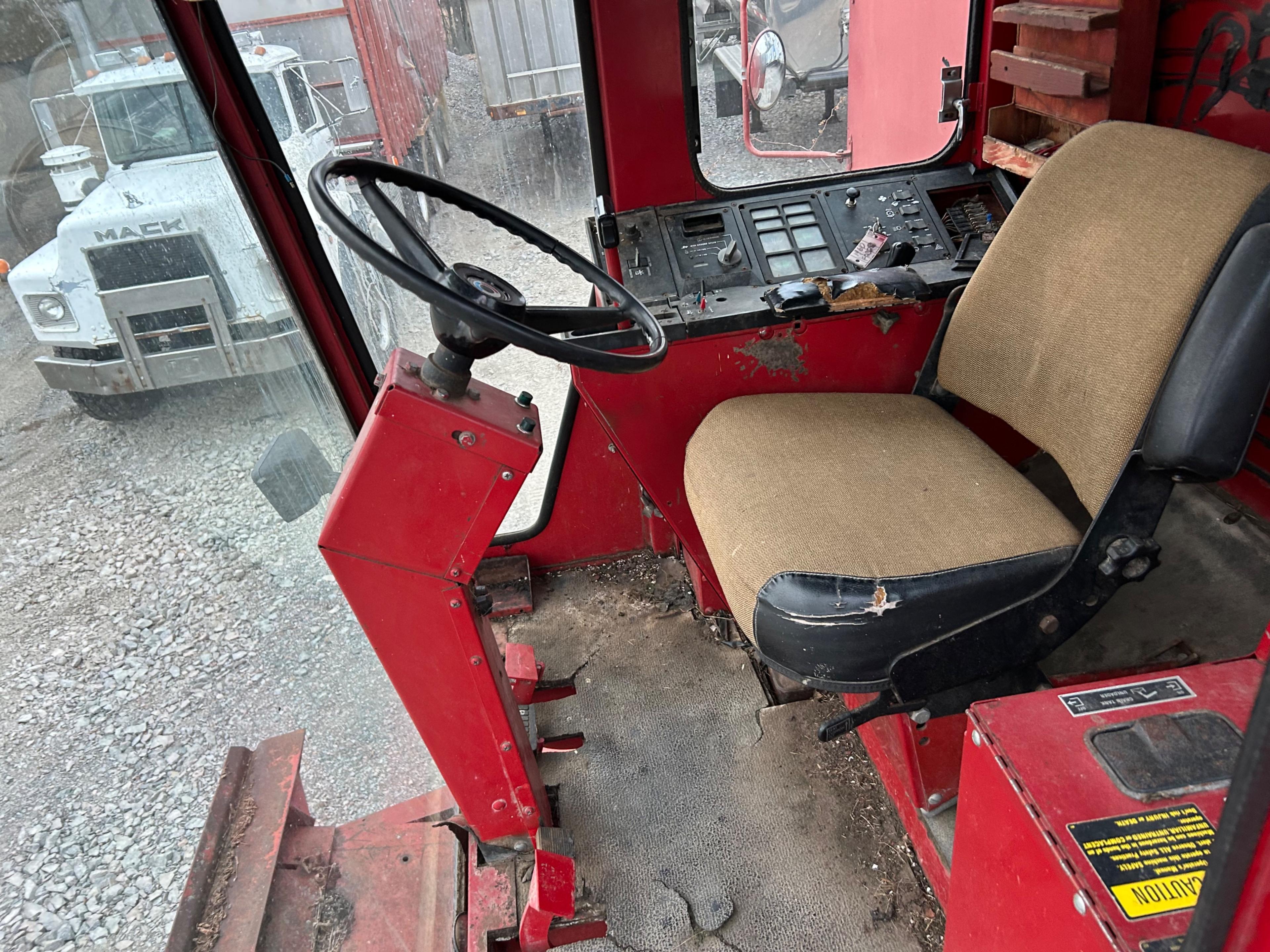 International 1460 Combine
