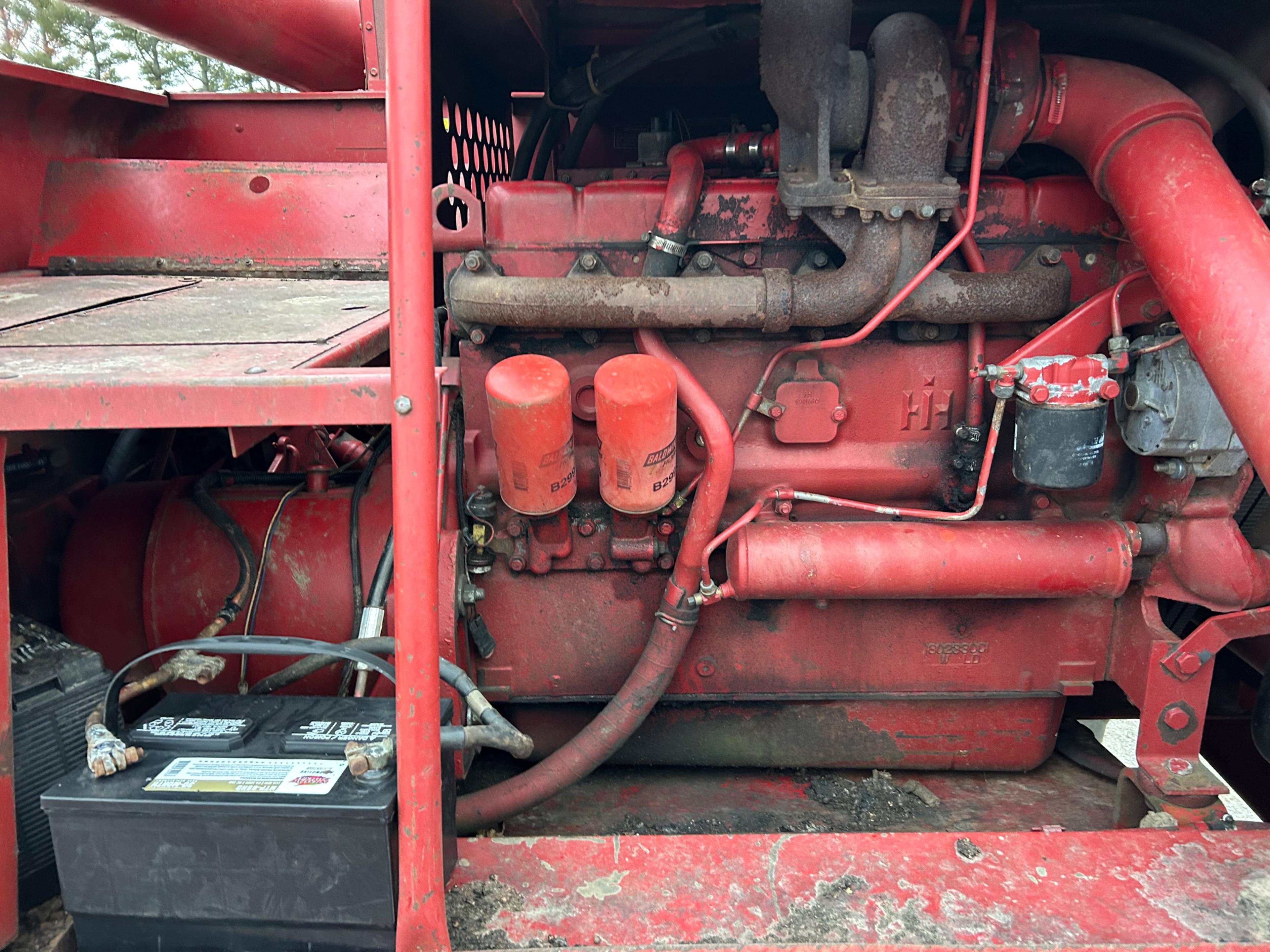International 1460 Combine