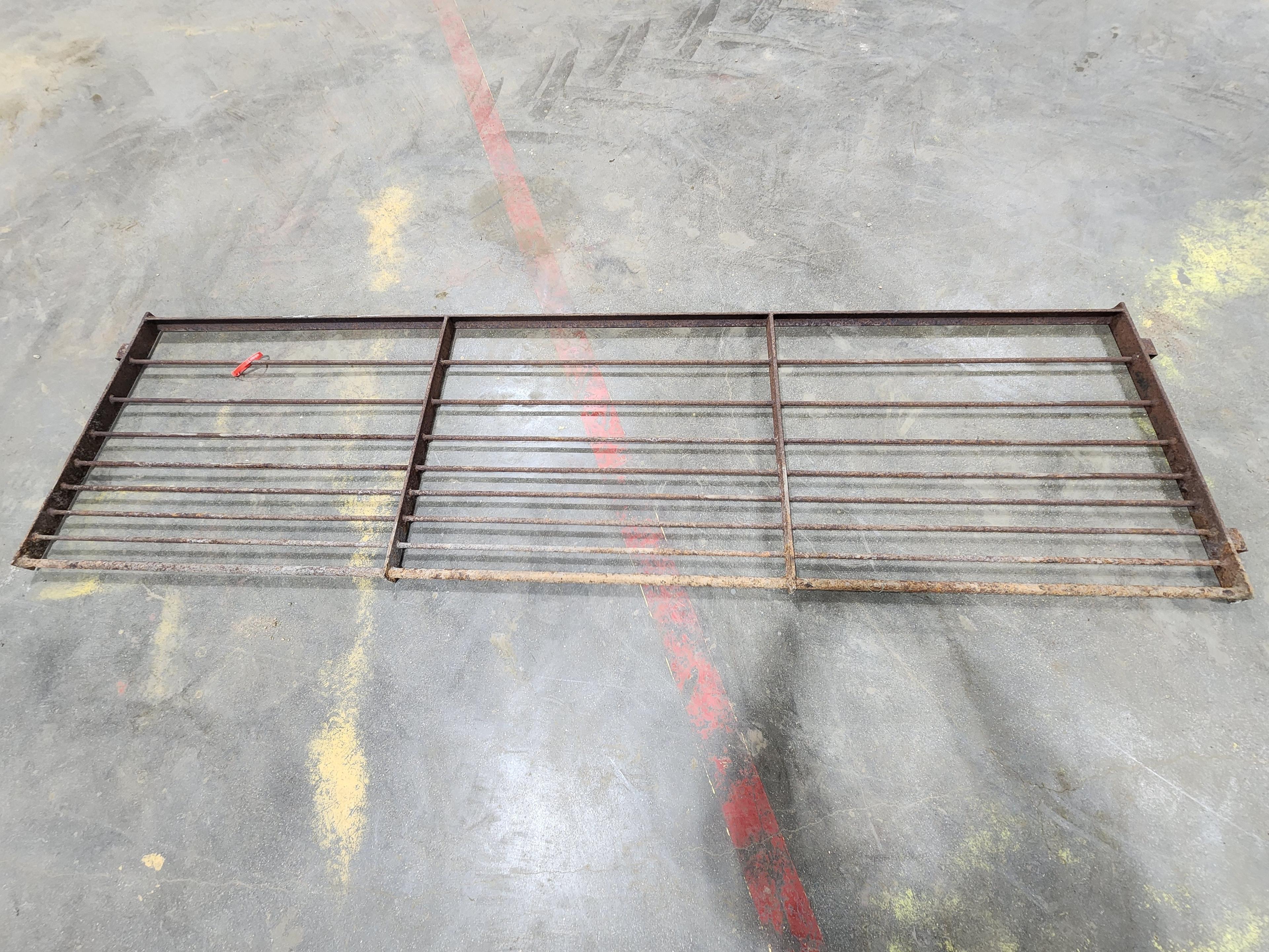 SOLID STEEL GATE 104 IN X 30 IN