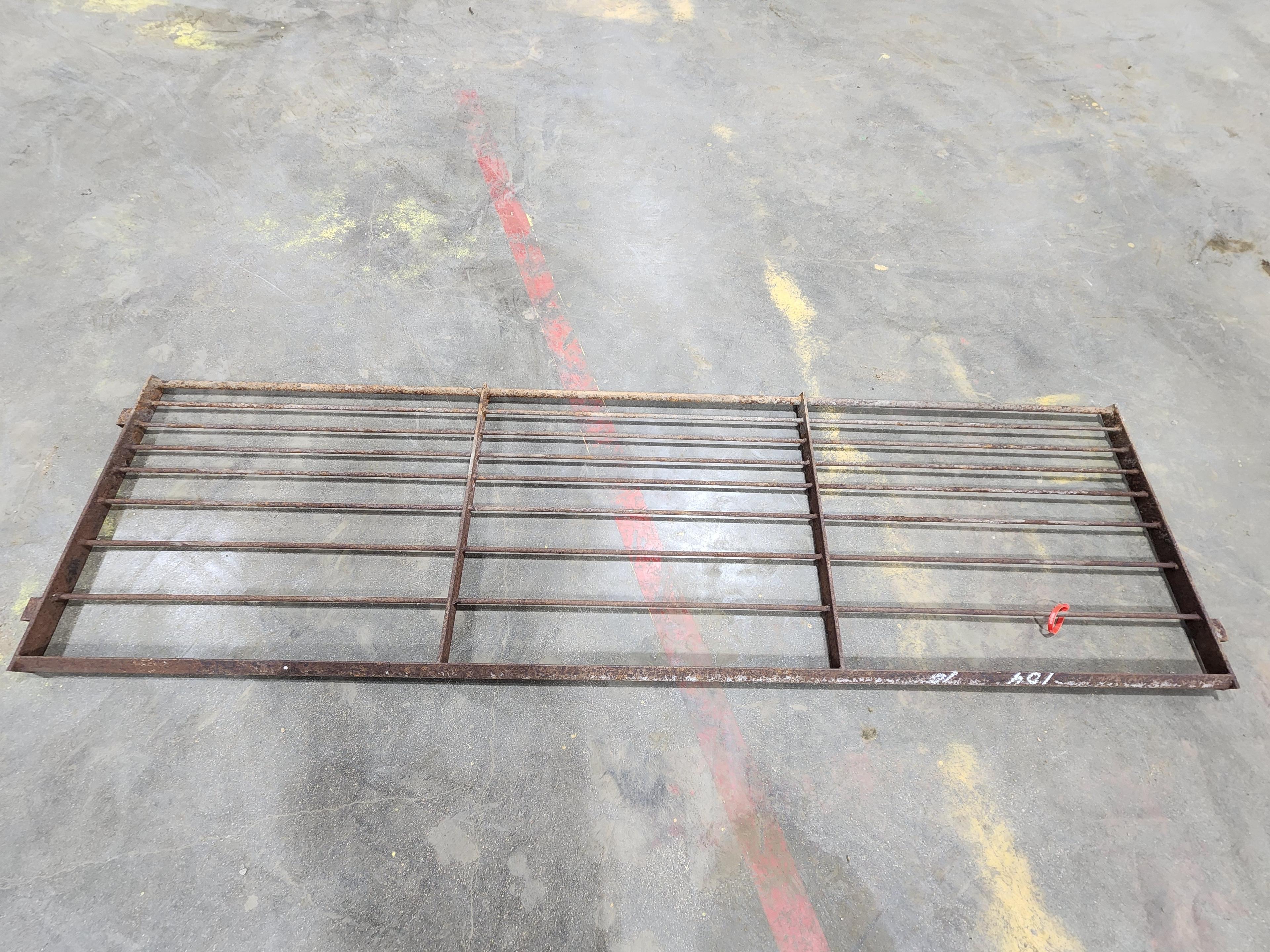 SOLID STEEL GATE 104 IN X 30 IN