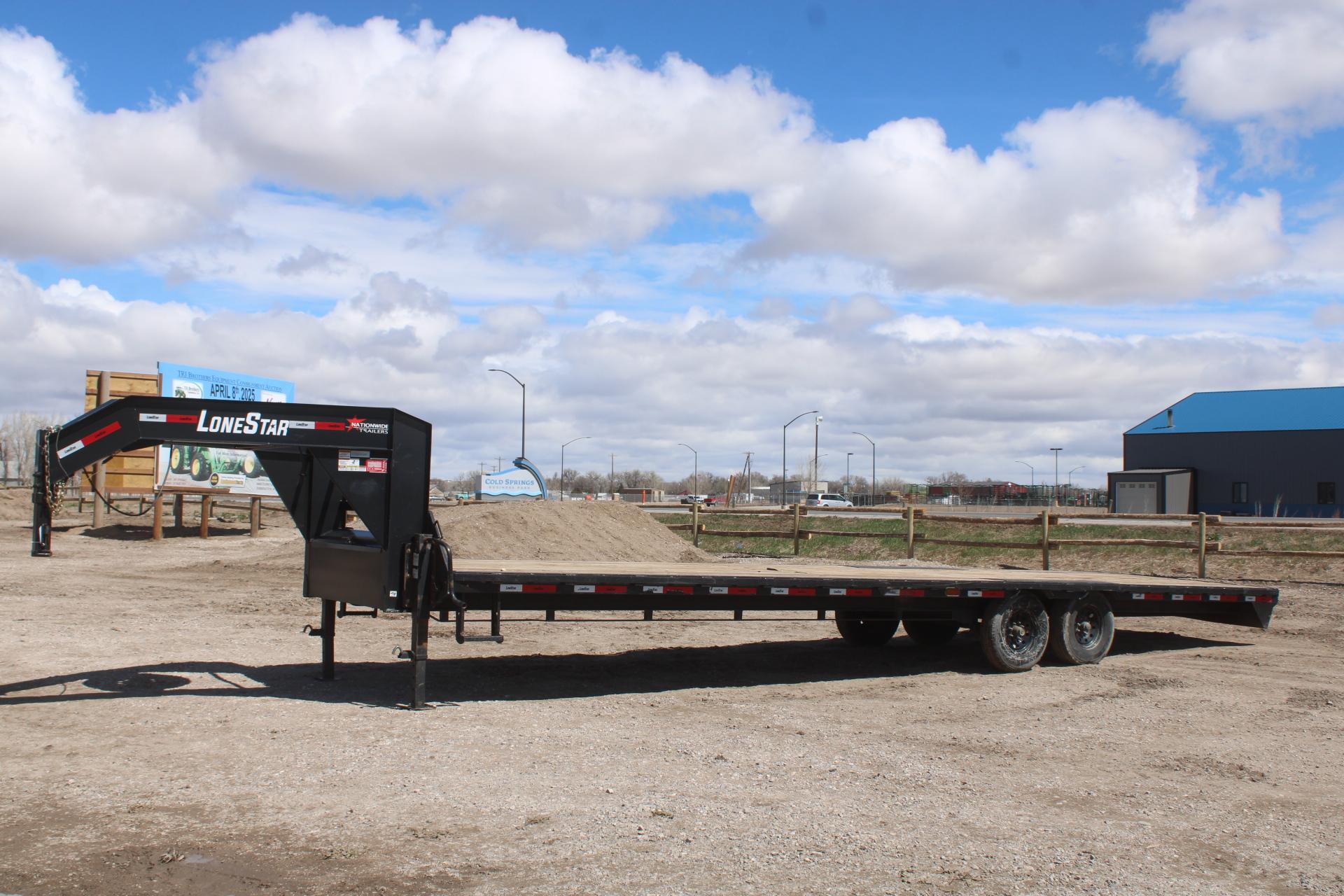 22' Lonestar Trailer