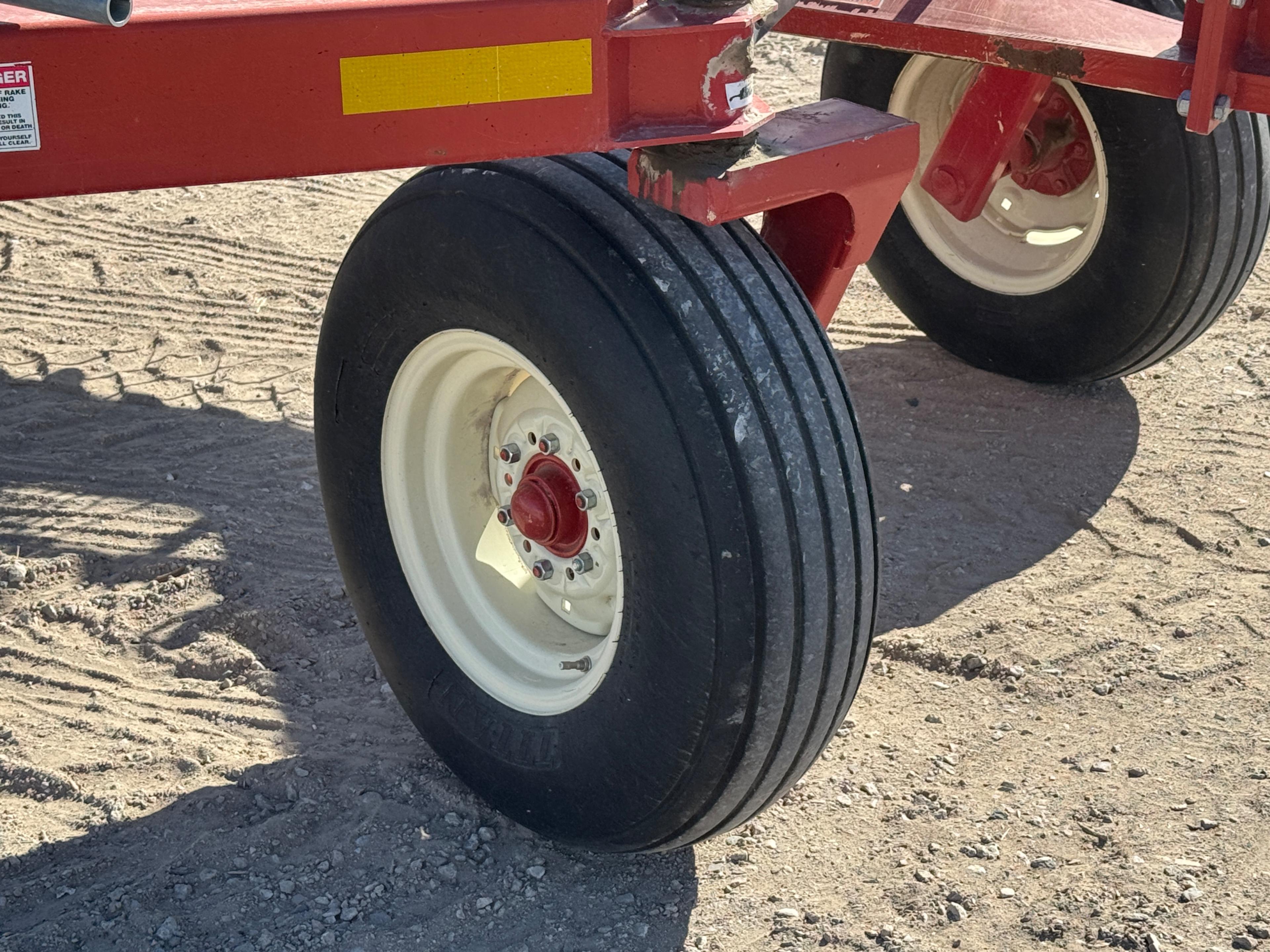 H&S 6120 Hi-Capacity Rake