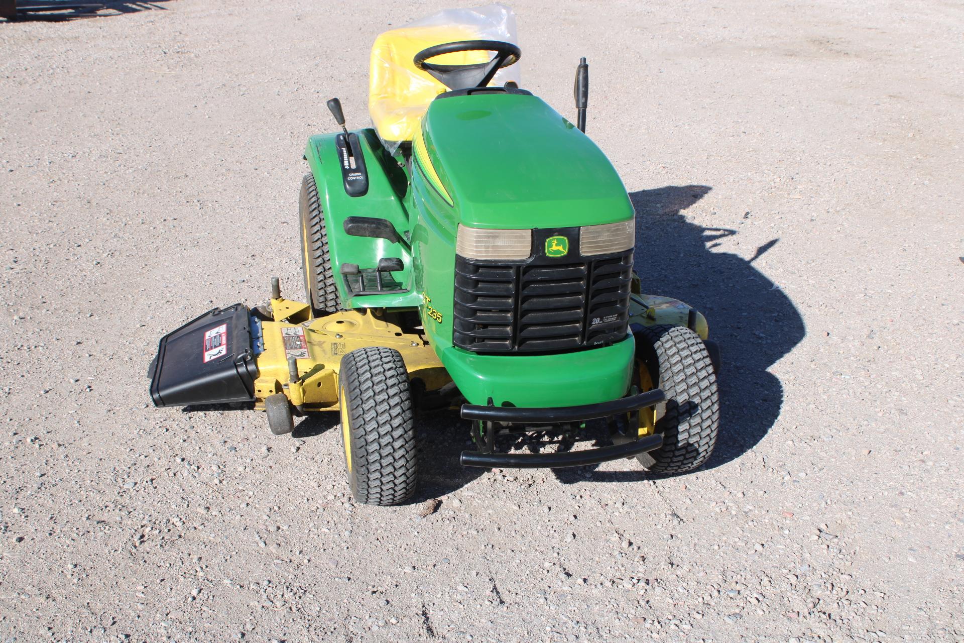 John Deere GT235 Lawn Mower