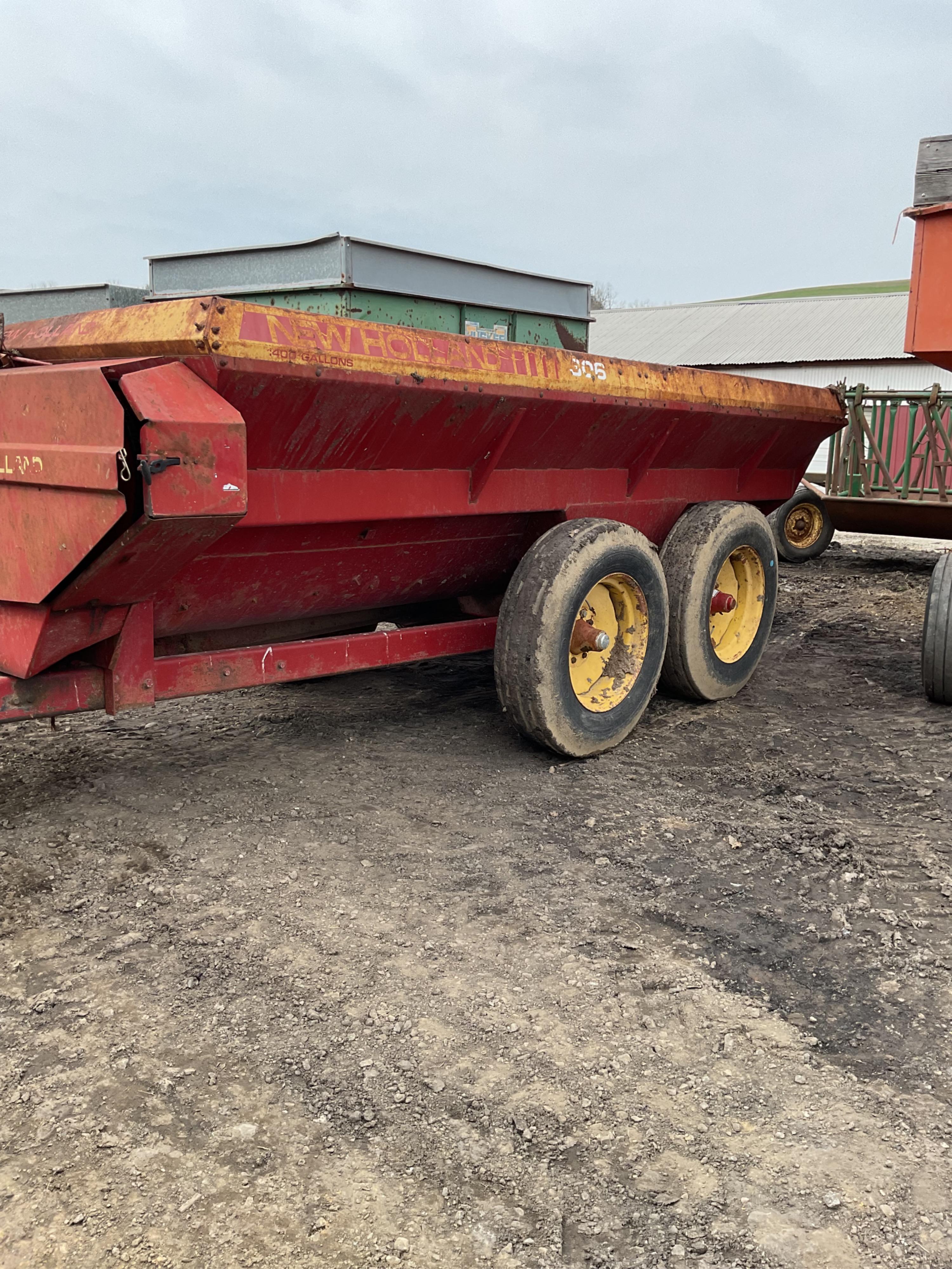 New Holland 306 Side Spreader