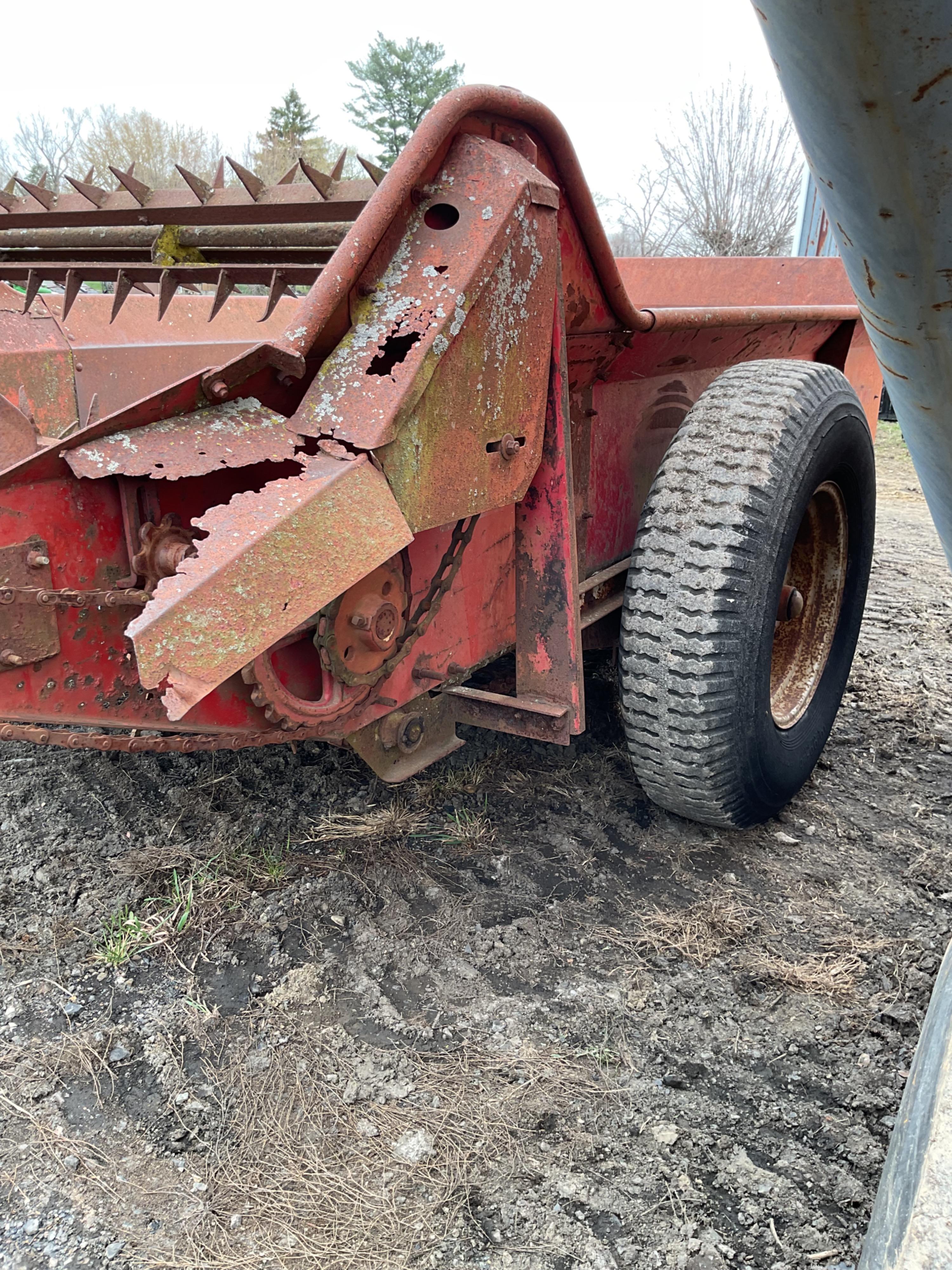 New Holland 510 Manure Spreader 155 Bushel