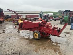 New Holland 273 Square Baler W/ Shute