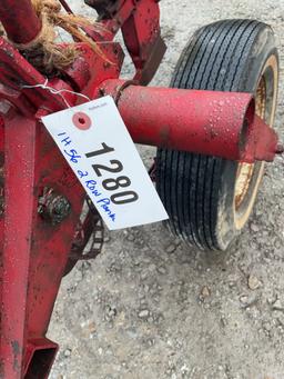 IH 56 2 Row Planter