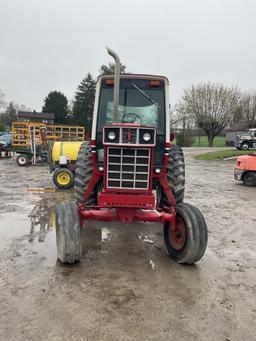 IH 1086 Tractor