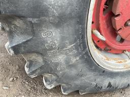 IH 1086 Tractor