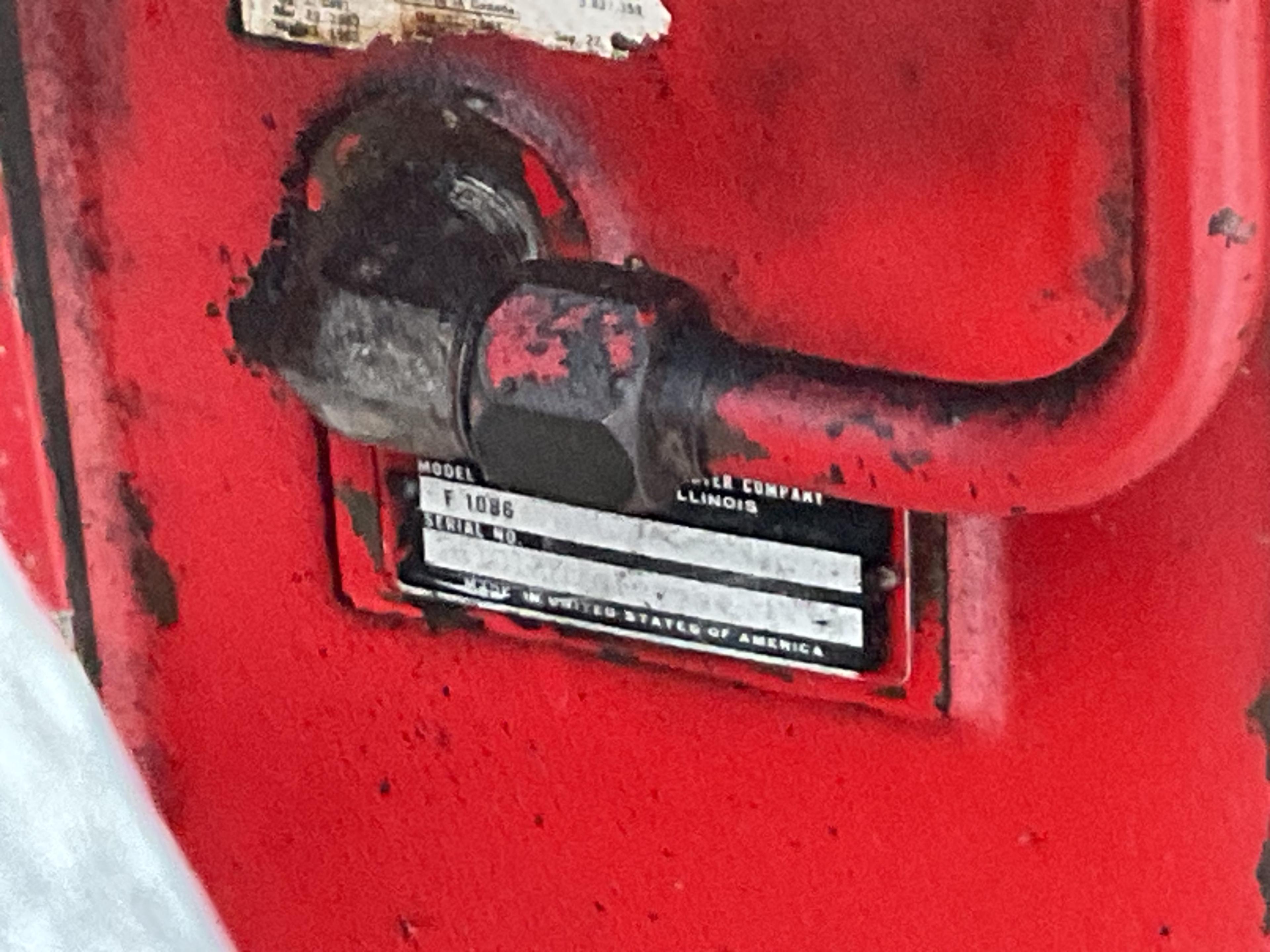 IH 1086 Tractor