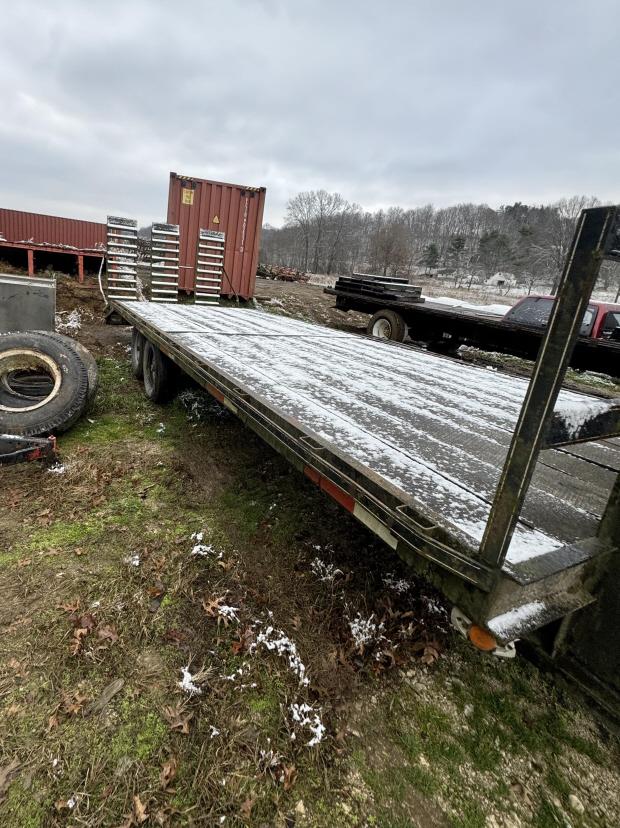 24' GOOSENECK FLATBED TRAILER