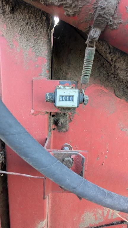 NEW HOLLAND 850 BALER