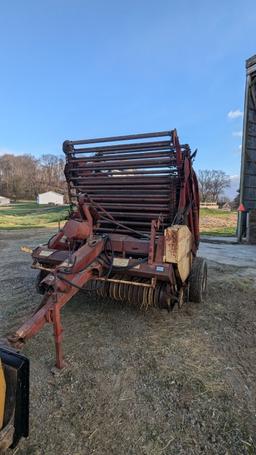 NEW HOLLAND 850 BALER